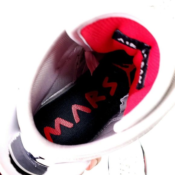 Air Jordan Mars 270 Mens 7.5 Shoes White Fire Red - Picture 10 of 12